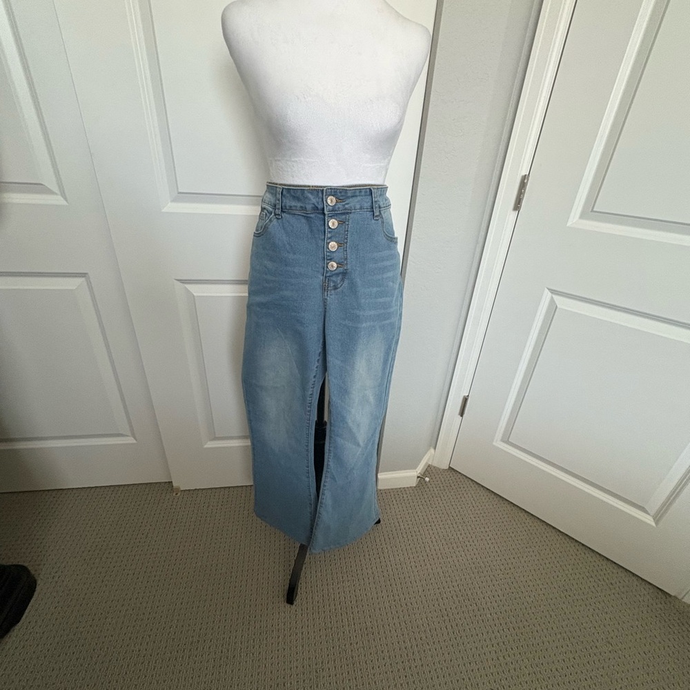 Blue High-Waisted Wide-Leg Jeans